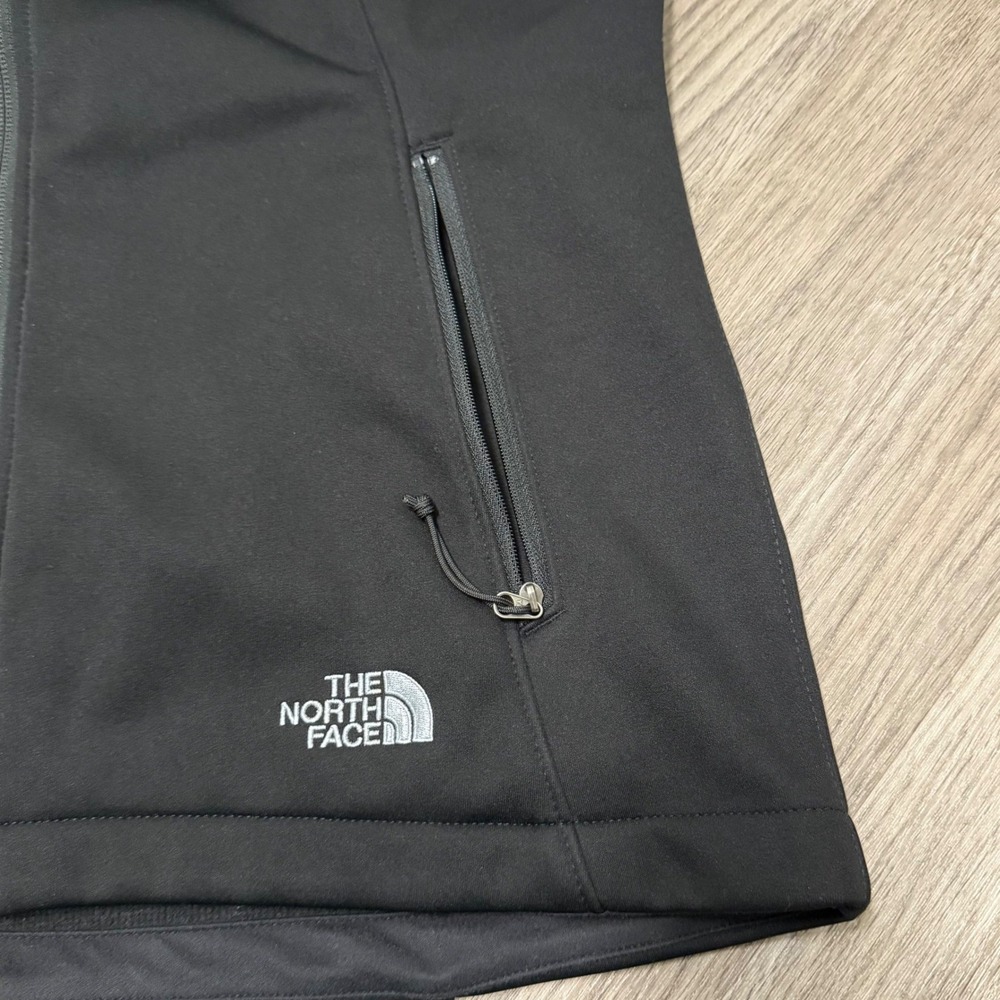The North Face Disney Swan & Dolphin WindWall Vest Women Medium Black Softshell - Picture 7 of 10
